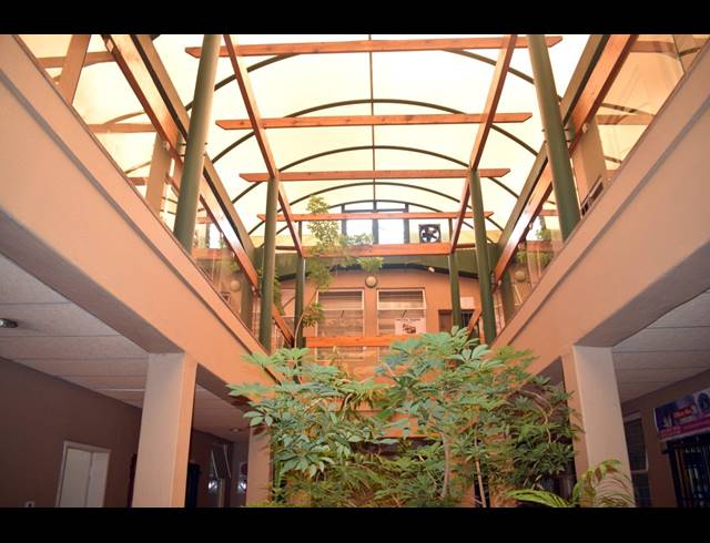2,030M² OFFICE FOR SALE IN KEMPTON PARK CENTRAL